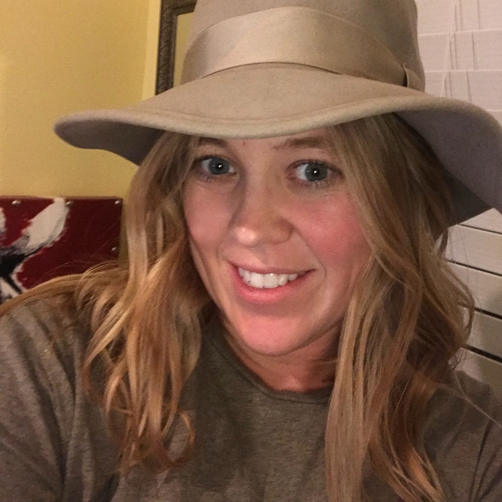 Meet your Posher, Ashley